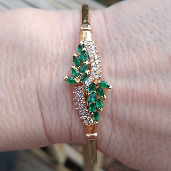 Macy's Jewelry - Emerald and diamond Omega bracelet, 14kt yellow gold